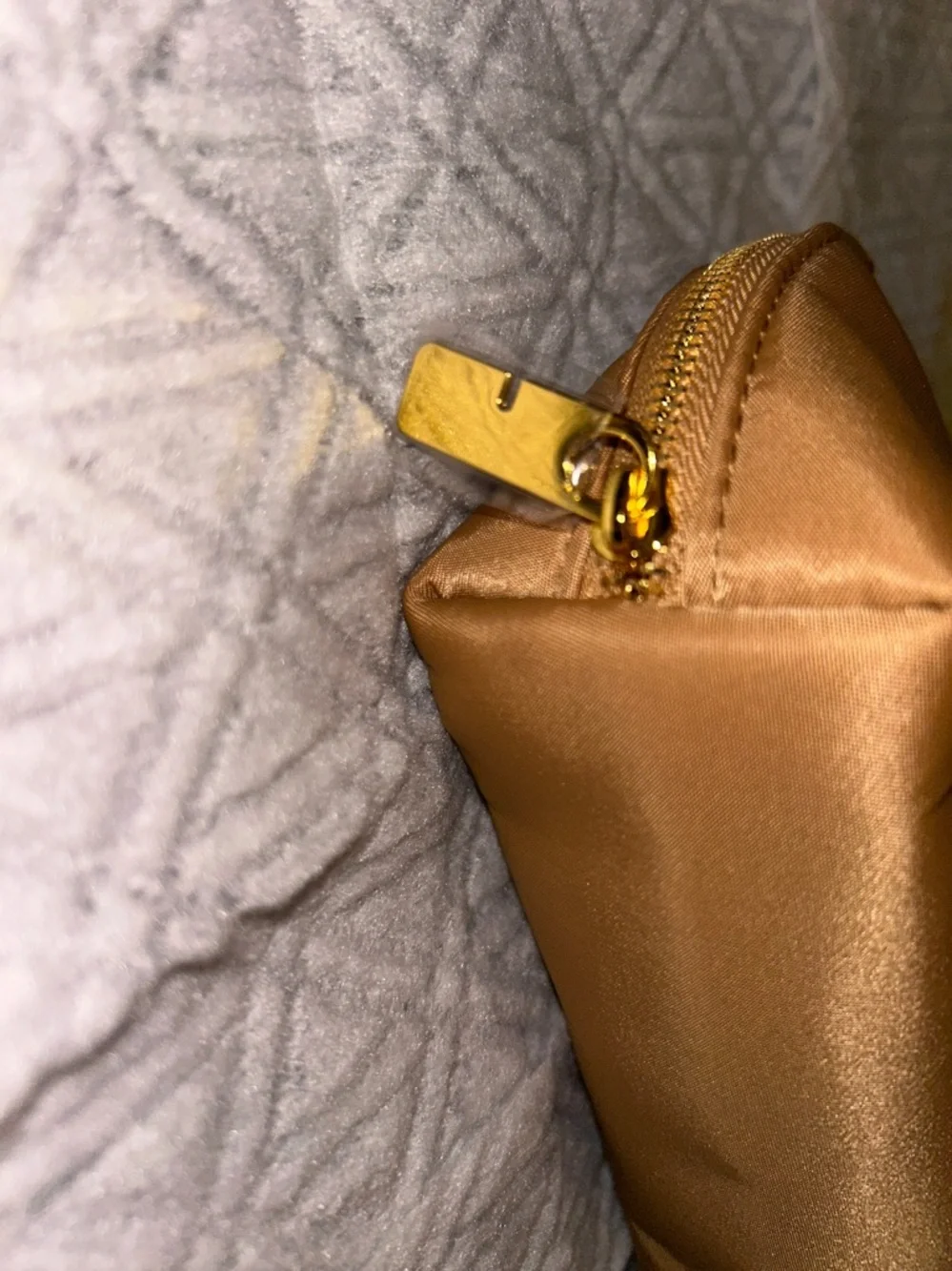 Burberry Beige Nylon Cosmetic Pouch NWOT - Picture 10 of 13